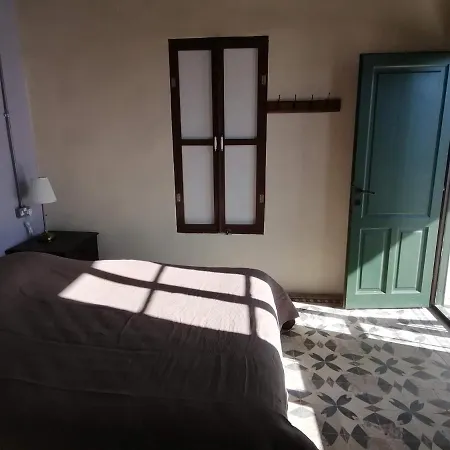 Le Mat Hostel *