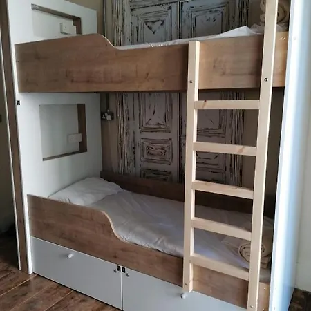 Le Mat Λάρνακα