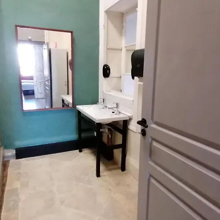 بيت شباب Le Mat