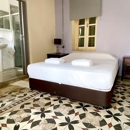 بيت شباب Le Mat