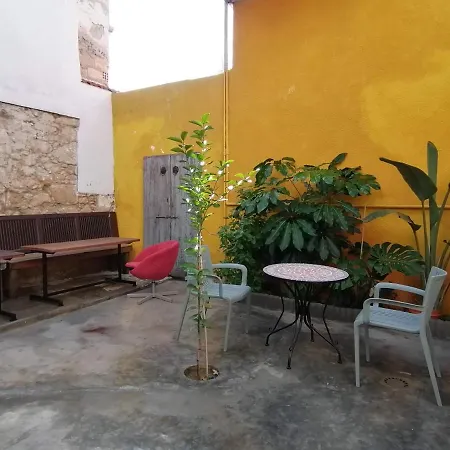 Le Mat Hostel